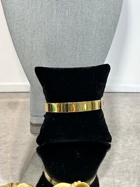 Gold-Tone Women's Metal Bangle Bracelet - Classic Shine